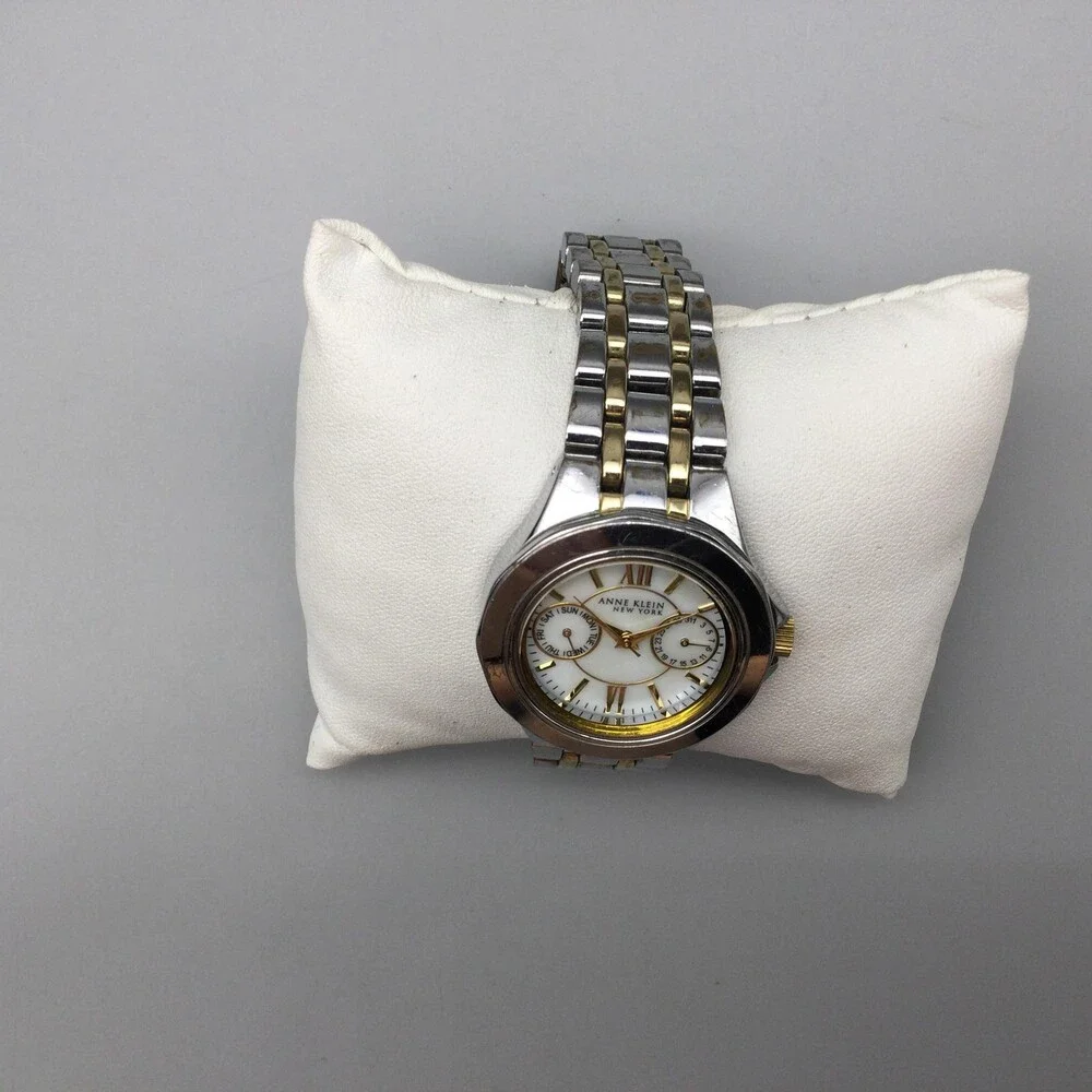 Anne Klein see photos